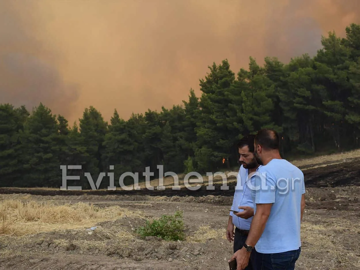 Πύρινη κόλαση στην Βόρεια Εύβοια