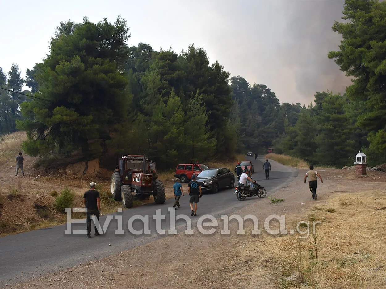 Πύρινη κόλαση στην Βόρεια Εύβοια
