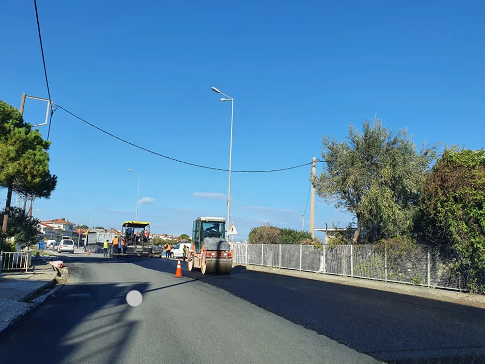 Εργασίες ασφαλτόστρωσης στην παλαιά εθνική οδό Κορίνθου – Πατρών