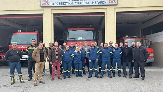 Τάσος Πανουσόπουλος: Ο καλύτερος πυροσβέστης της Π.Υ Μεγάρων το 2021 - Τον βράβευσαν οι συνάδελφοί του (Φωτό)
