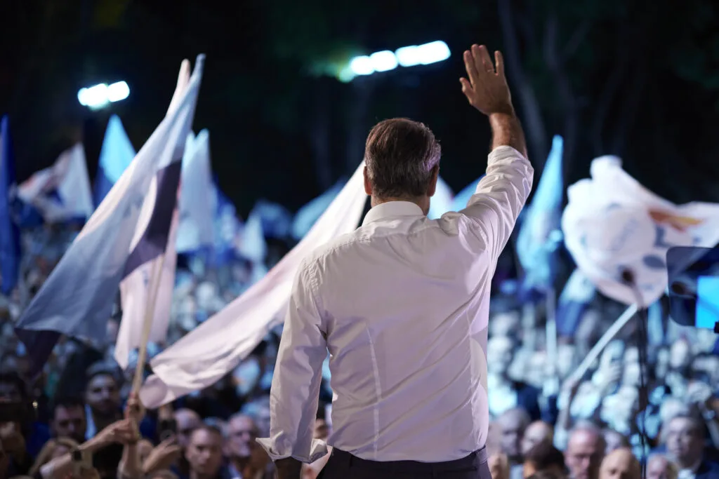Κ. Μητσοτάκης από Ρηγίλλης: «Η Νέα Δημοκρατία δεν κοιτά ούτε αριστερά, ούτε δεξιά, παρά μόνο μπροστά»