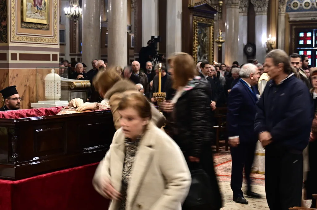 Μέχρι το πρωί το σκήνωμα του μακαριστού Αρχιεπισκόπου Αναστάσιου στη Μητρόπολη – Το τελετουργικό που ακολουθεί