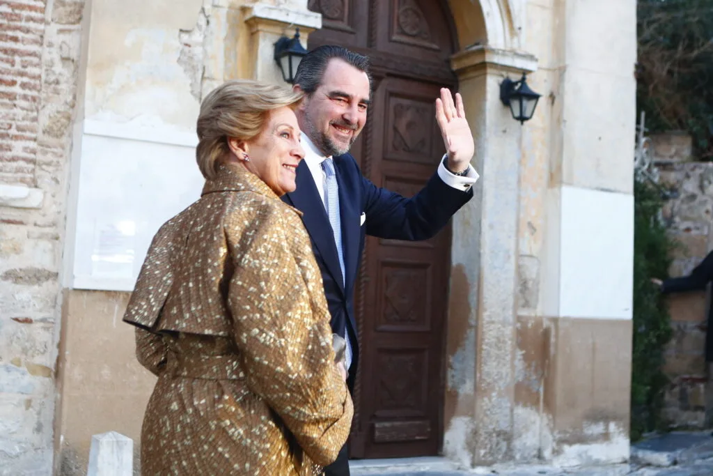 Γάμος Νικόλαου Ντε Γκρες – Χρυσής Βαρδινογιάννη: Φωτογραφίες από την τελετή στον Ιερό Ναό Αγίου Νικολάου Ραγκαβά