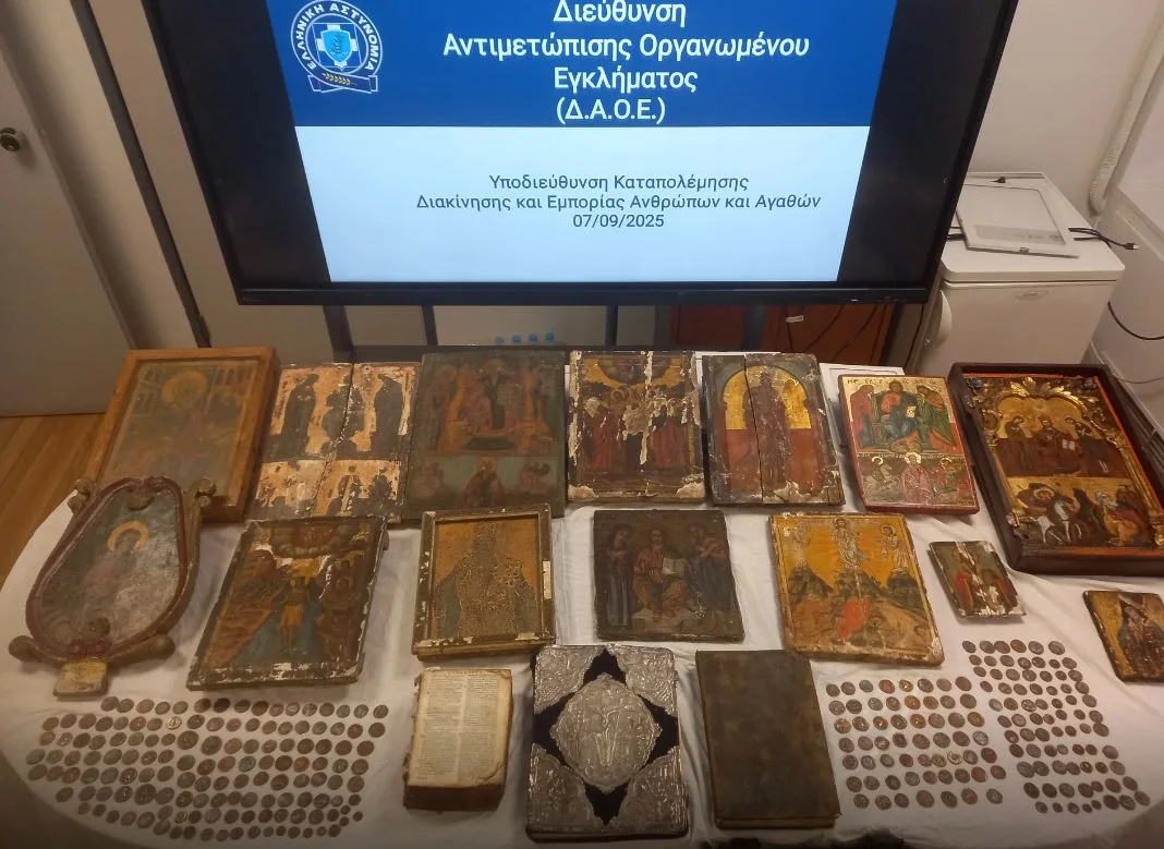 Μέγα Σπήλαιο, Καλάβρυτα, μοναστήρι αρχαιοκαπηλία