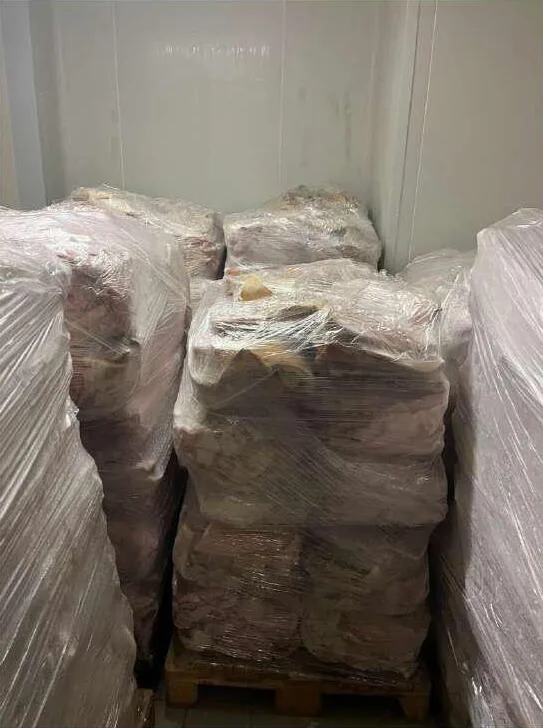 Κατασχέθηκαν 12 τόνοι ακατάλληλων προϊόντων στην Αττική: Χαλασμένα μπιφτέκια, βρόμικους πάγκους και άθλιες συνθήκες υγιεινής εντόπισαν έλεγχοι της Περιφέρειας
