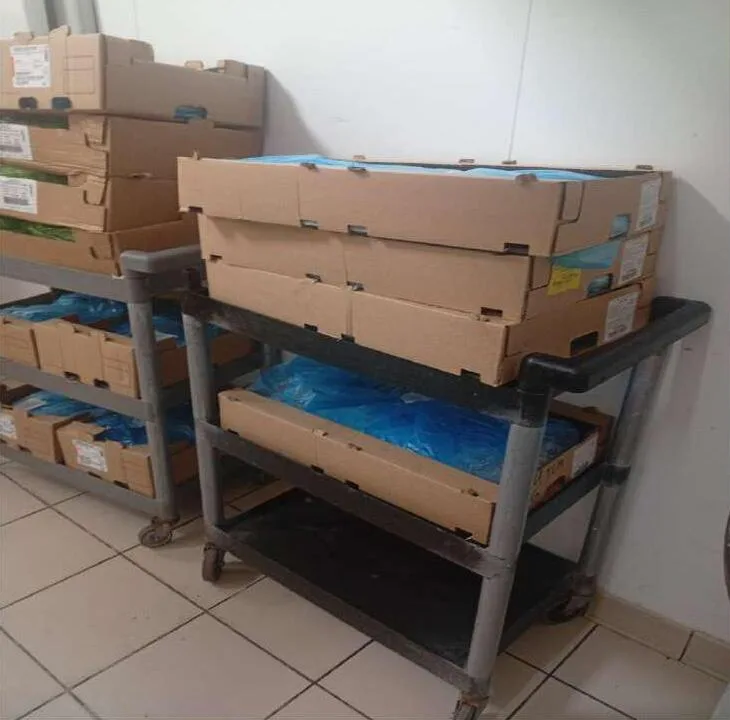Κατασχέθηκαν 12 τόνοι ακατάλληλων προϊόντων στην Αττική: Χαλασμένα μπιφτέκια, βρόμικους πάγκους και άθλιες συνθήκες υγιεινής εντόπισαν έλεγχοι της Περιφέρειας