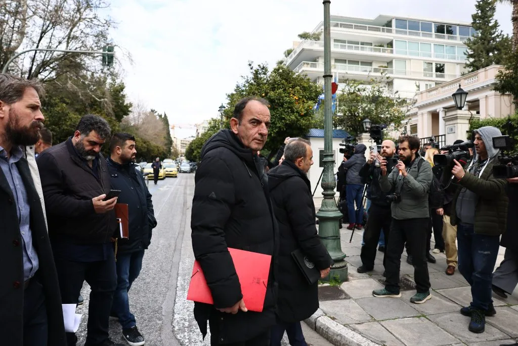 Έφτασαν στο Μαξίμου οι αγρότες για την κρίσιμη συνάντηση με τον Πρωθυπουργό