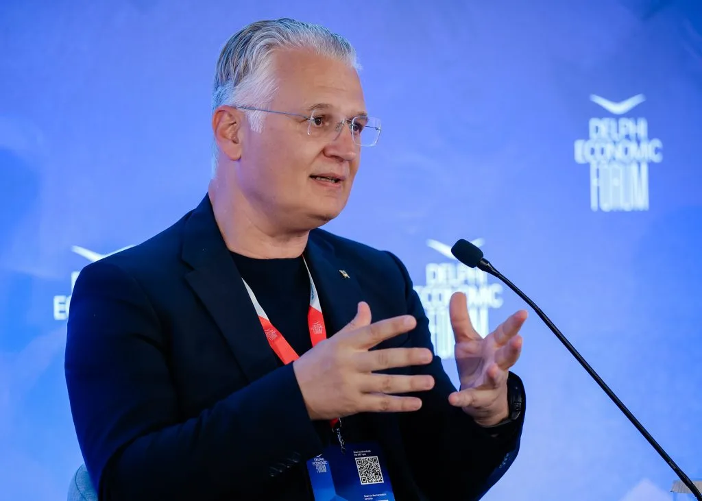 Delphi Economic Forum 9106