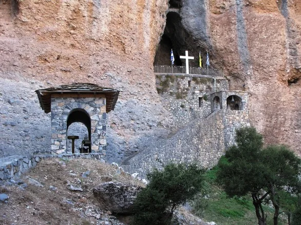 Τα Μετέωρα της… Πελοποννήσου (pics+video)