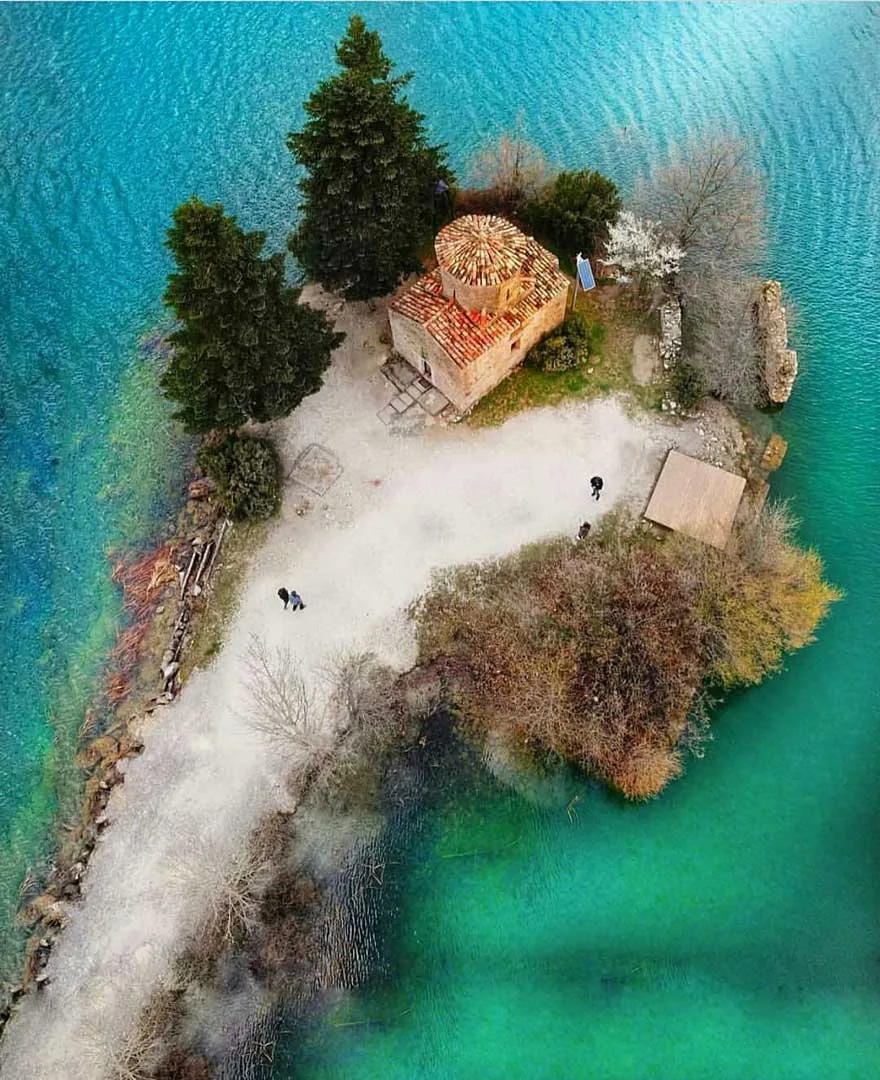Άγιος Φανούριος, Λίμνη Φενεού