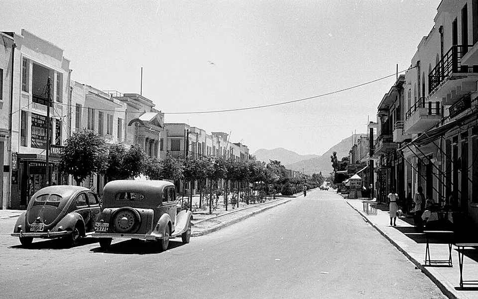 Στην αρχαία και τη νέα Κόρινθο μια μέρα του 1960 (photos)
