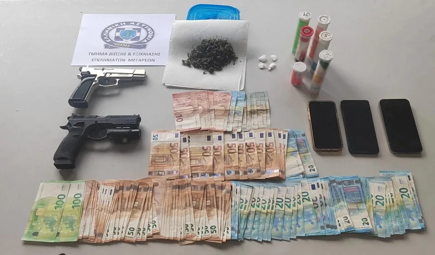 Μέγαρα: Εξαρθρώθηκαν δύο συμμορίες που διακινούσαν ναρκωτικά - Είχαν αποθήκη με 89 δενδρύλλια κάνναβης