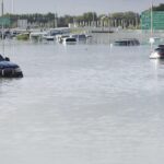 Ντουμπάι: Κατακλυσμιαίες βροχές πνίγουν την πόλη – Εικόνες χάους, πτήσεις ακυρώνονται, πολυτελή ΙΧ επιπλέουν στους δρόμους (video)